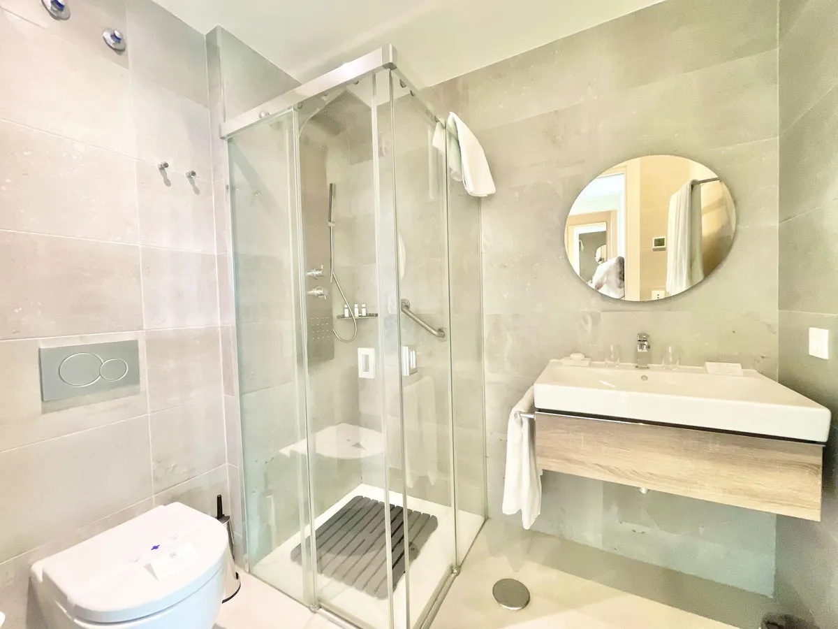 64bd7ea7-12fb-40bd-ba71-4bd40fb21b7b