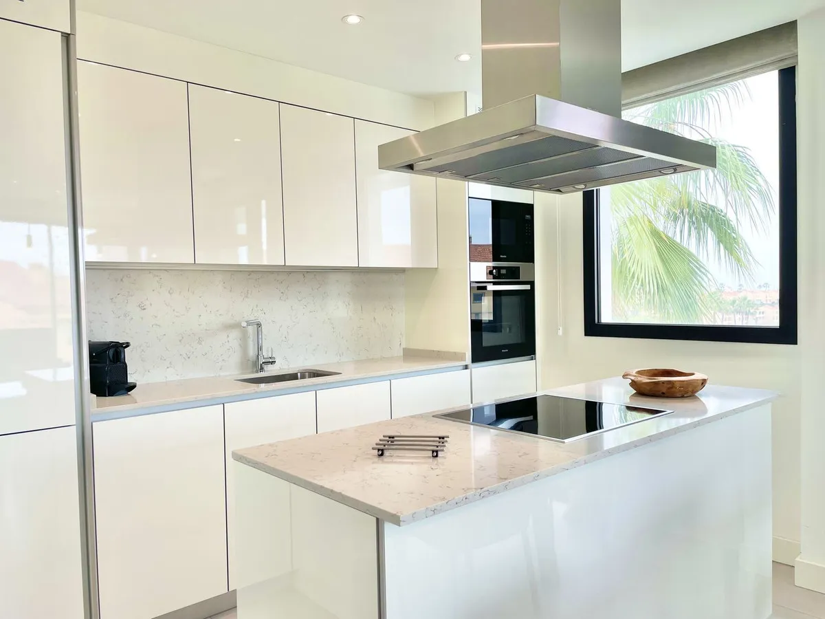 96c90afc-ca0e-4102-b77f-639dce5d6a52