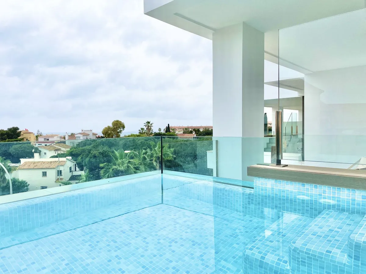 c2051d42-3997-472c-8ea9-916cfa646cc7