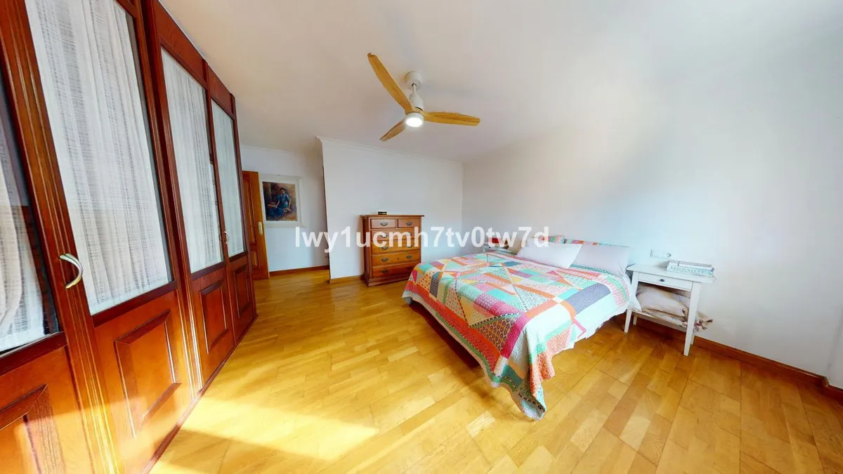 8b7642f9-a03c-45d2-8d02-c6132bab808c