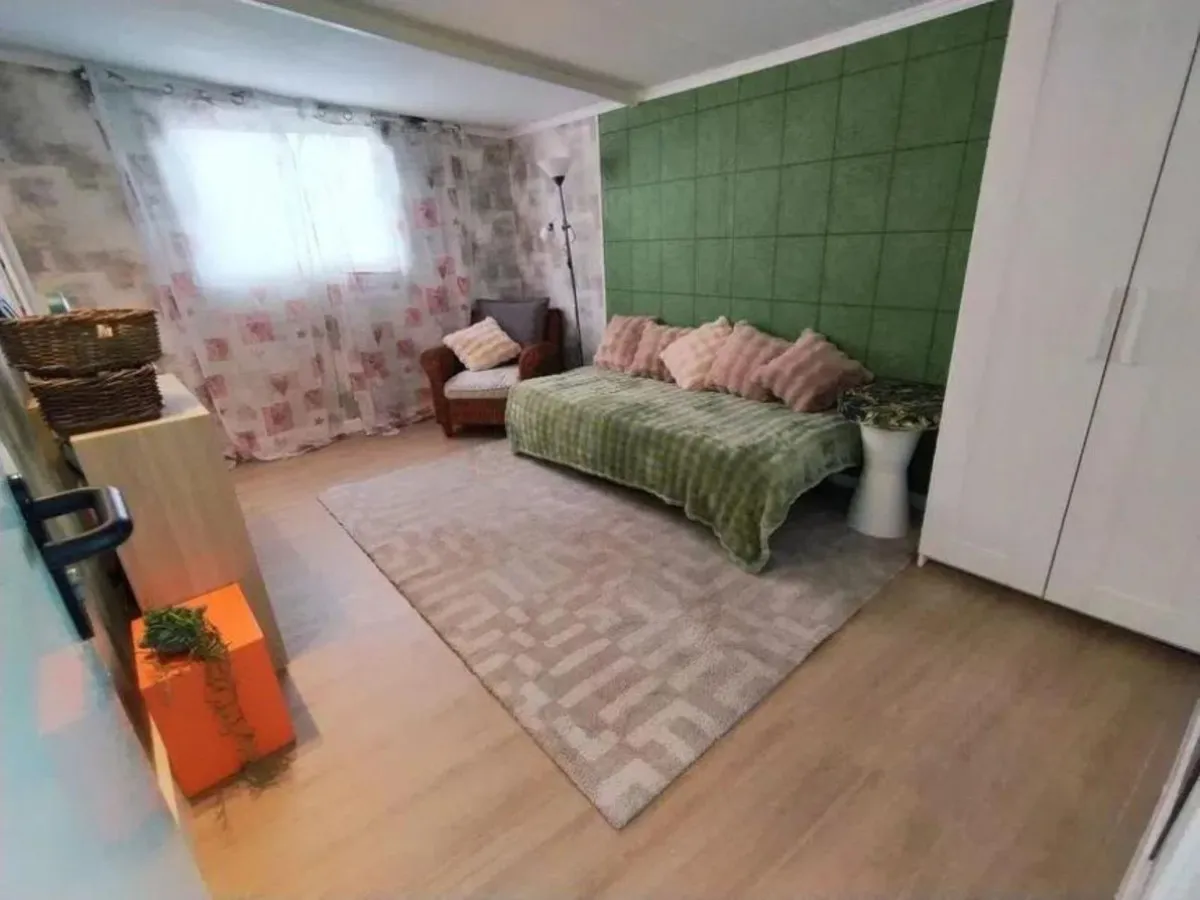 dc9579b8-95c5-4aff-b851-e9c13e8dc5ab