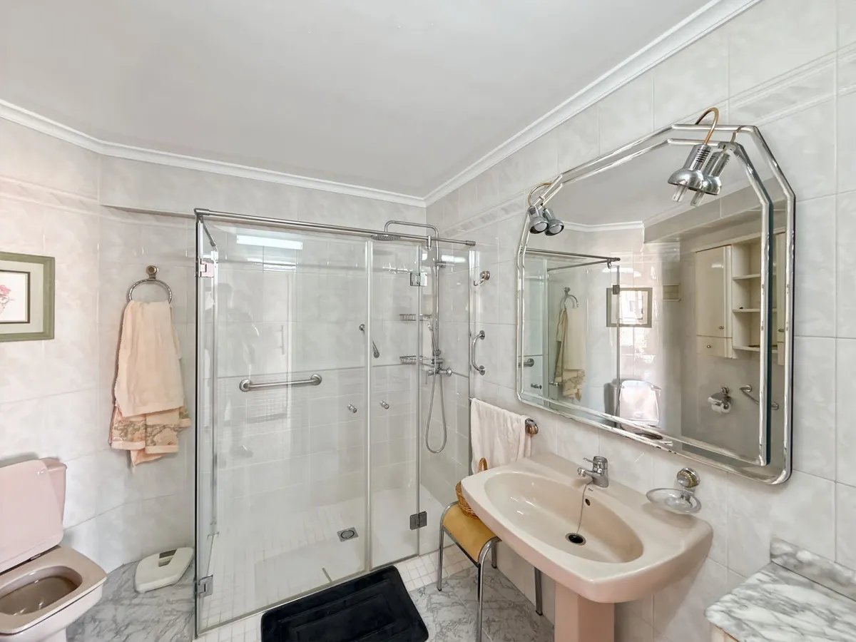 46085263-53de-4956-85c4-9276794118ee