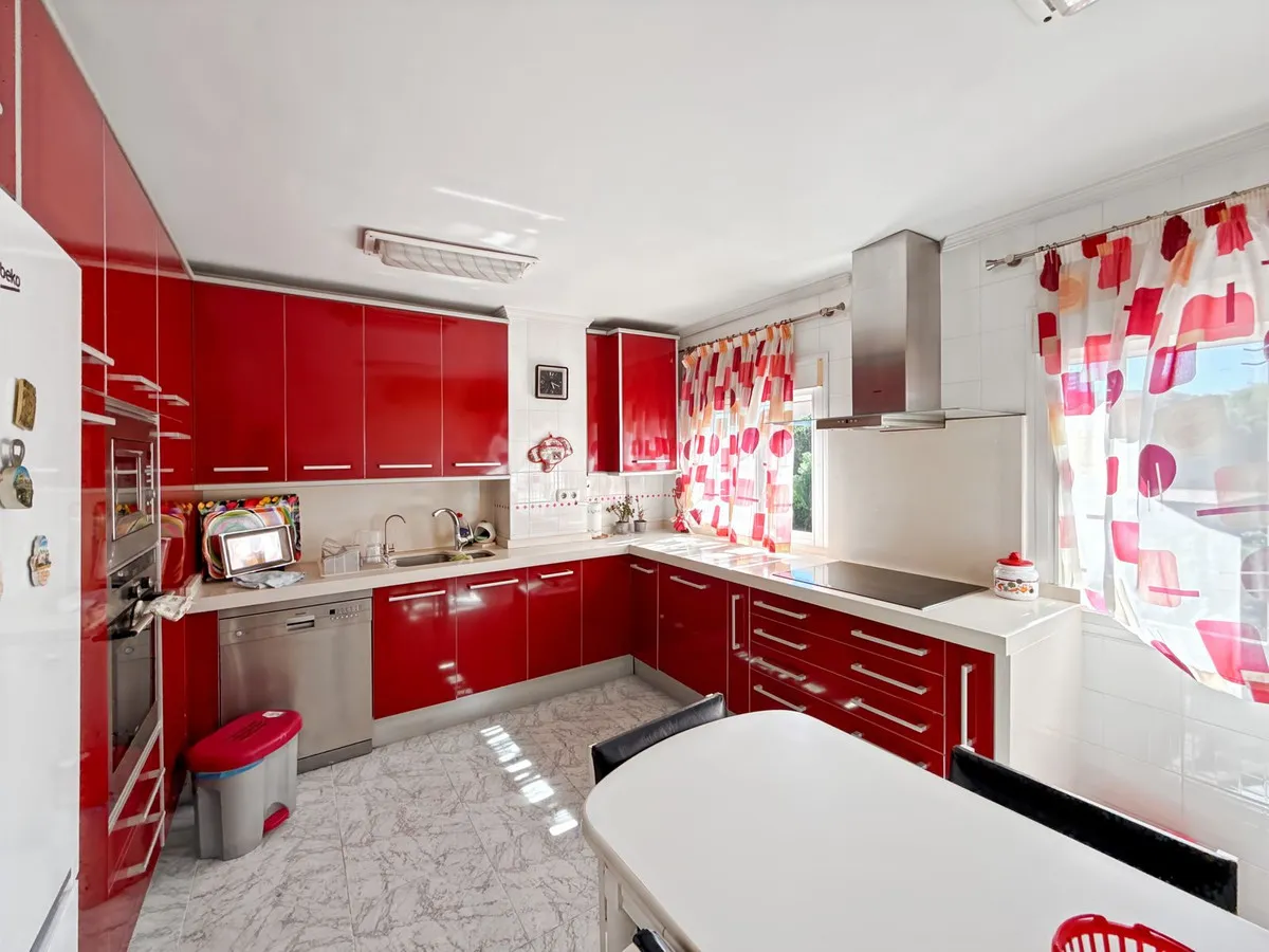 e2bb016c-8710-43b2-b2b8-2e4231766820