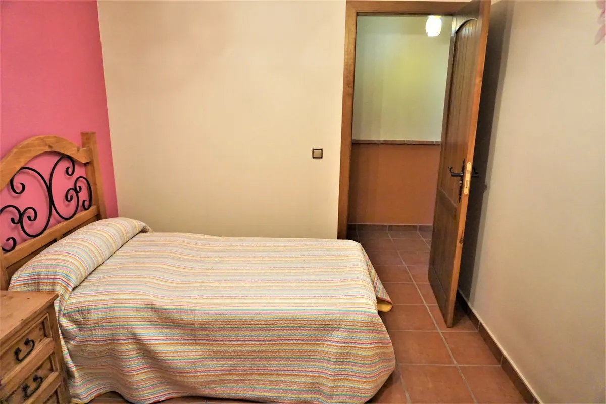 2b04ef81-3bff-4eb3-afd8-688603affe9e