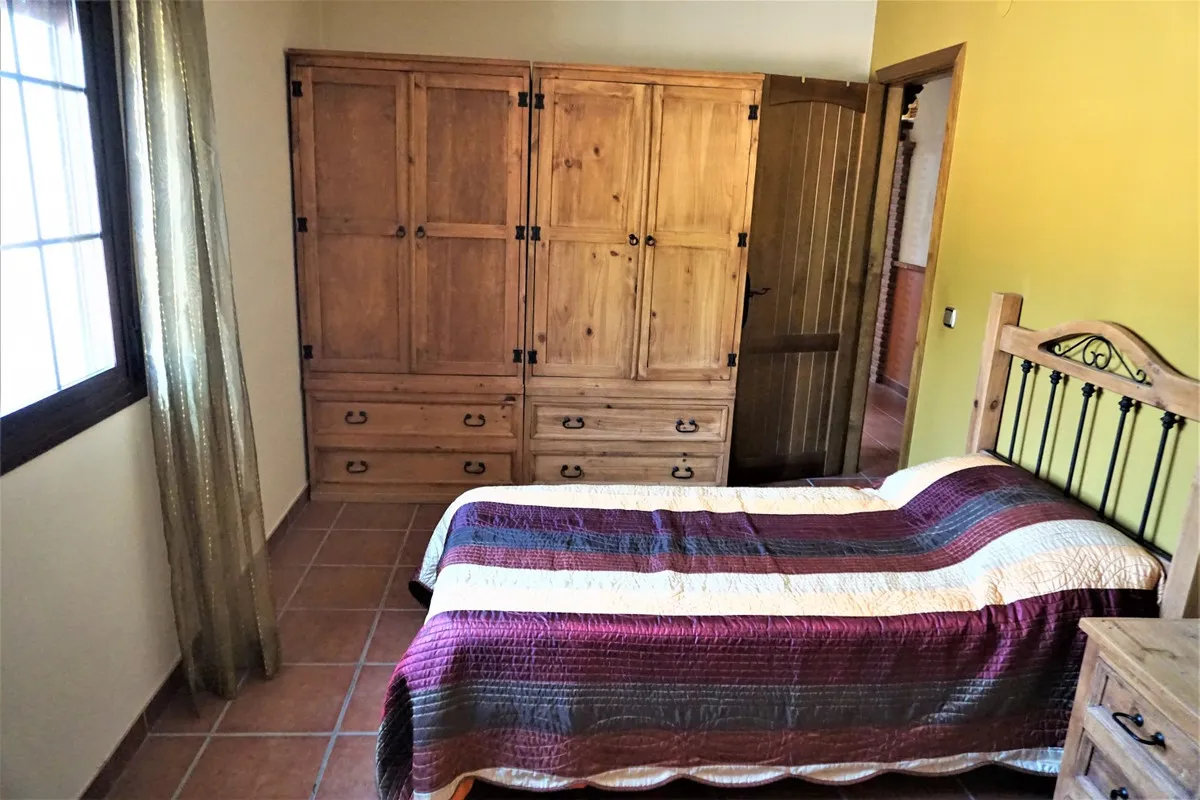 5d9d148a-4ed0-412f-bb3c-229a74489b85