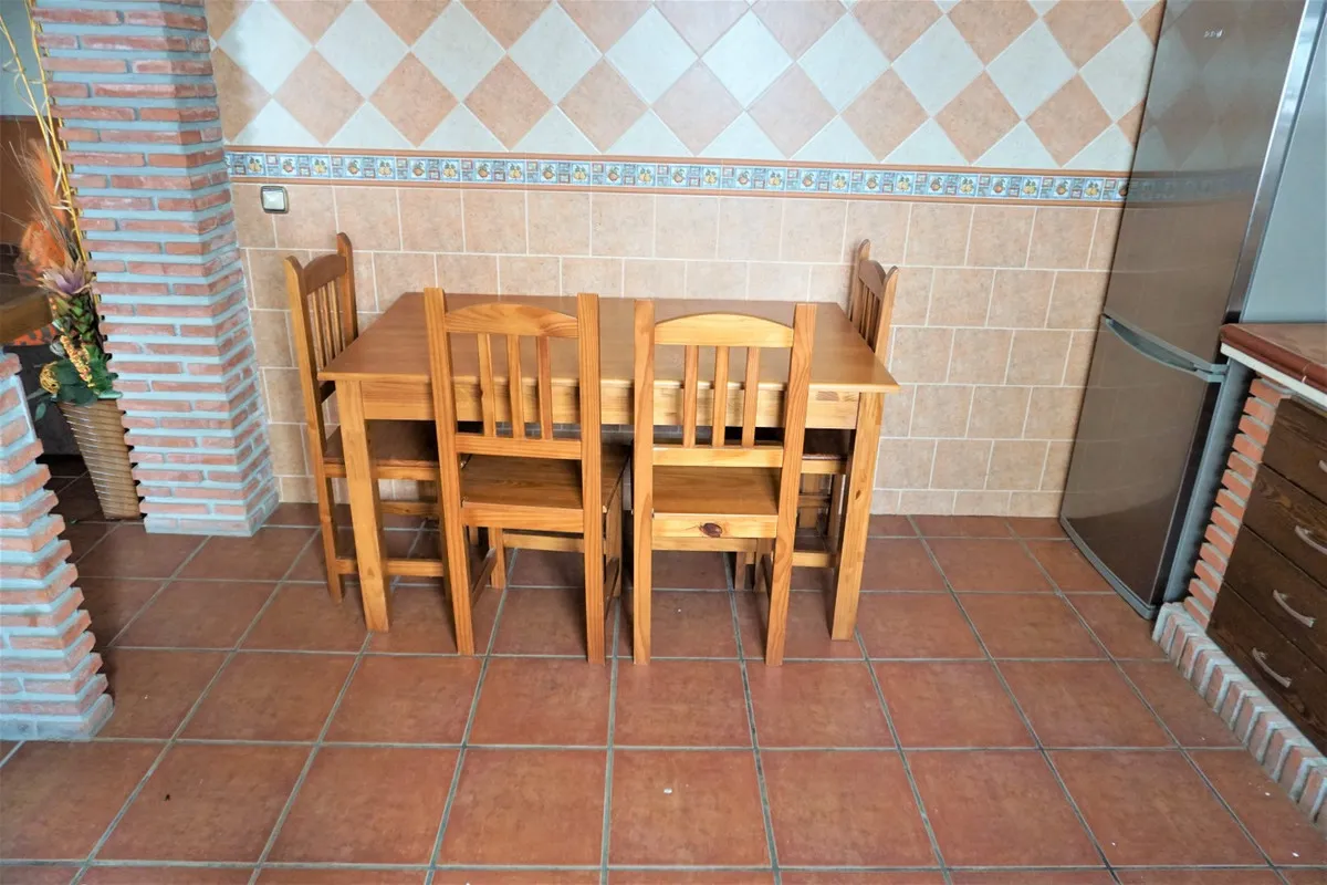 e0152936-3558-46d7-8b24-f9fb042e61a6