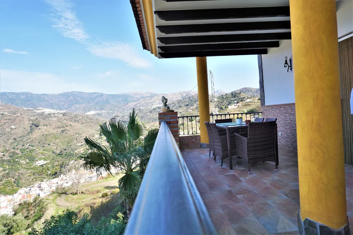 939e15f9-f12d-4bc9-99e3-957d9843f620