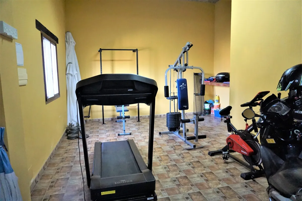 f0bb6f3a-47fe-47ad-9c27-8d756f468677