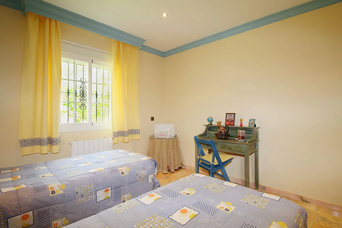 23e9b5ef-b184-49e6-ad40-ad162347af07