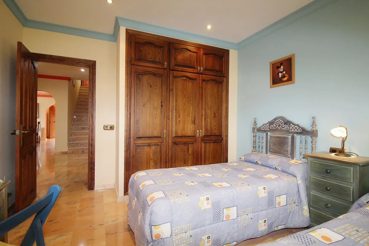 2a60f398-a032-465c-8011-5e8575be74d3