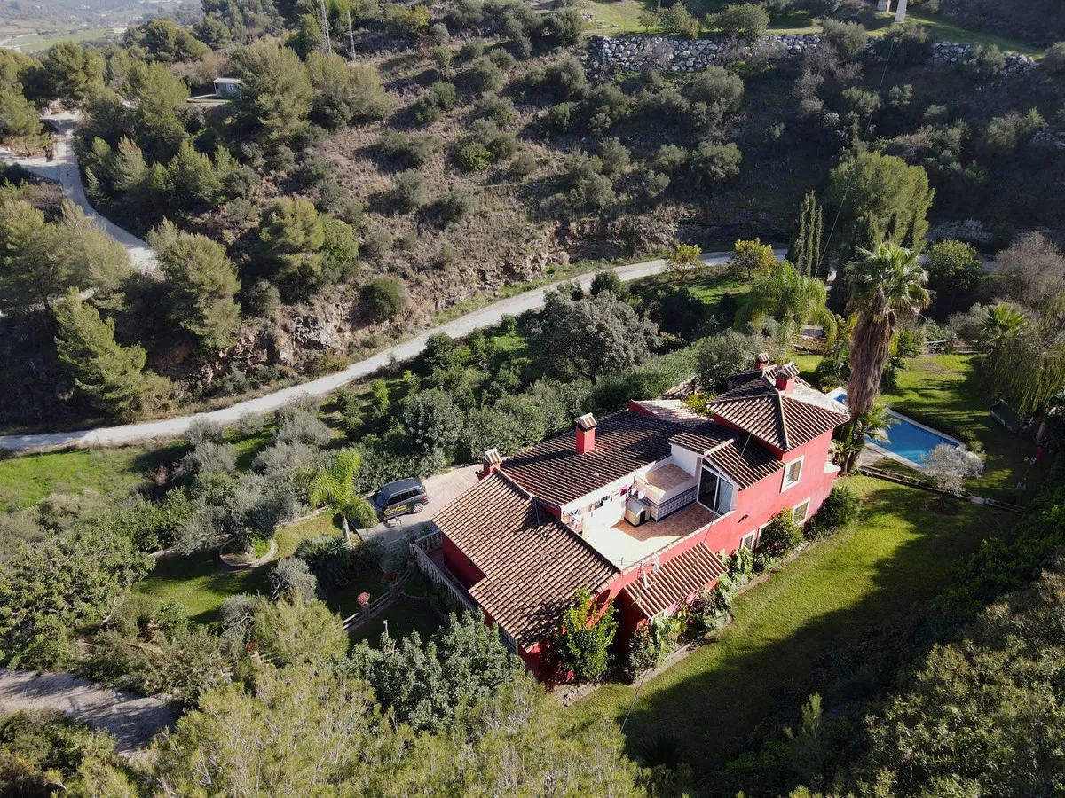 c0aefb41-fec5-4245-bef5-f21e4c0cd5b2