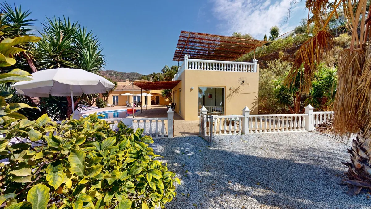 1e1668ea-a754-41f0-a186-724375b3a6c8