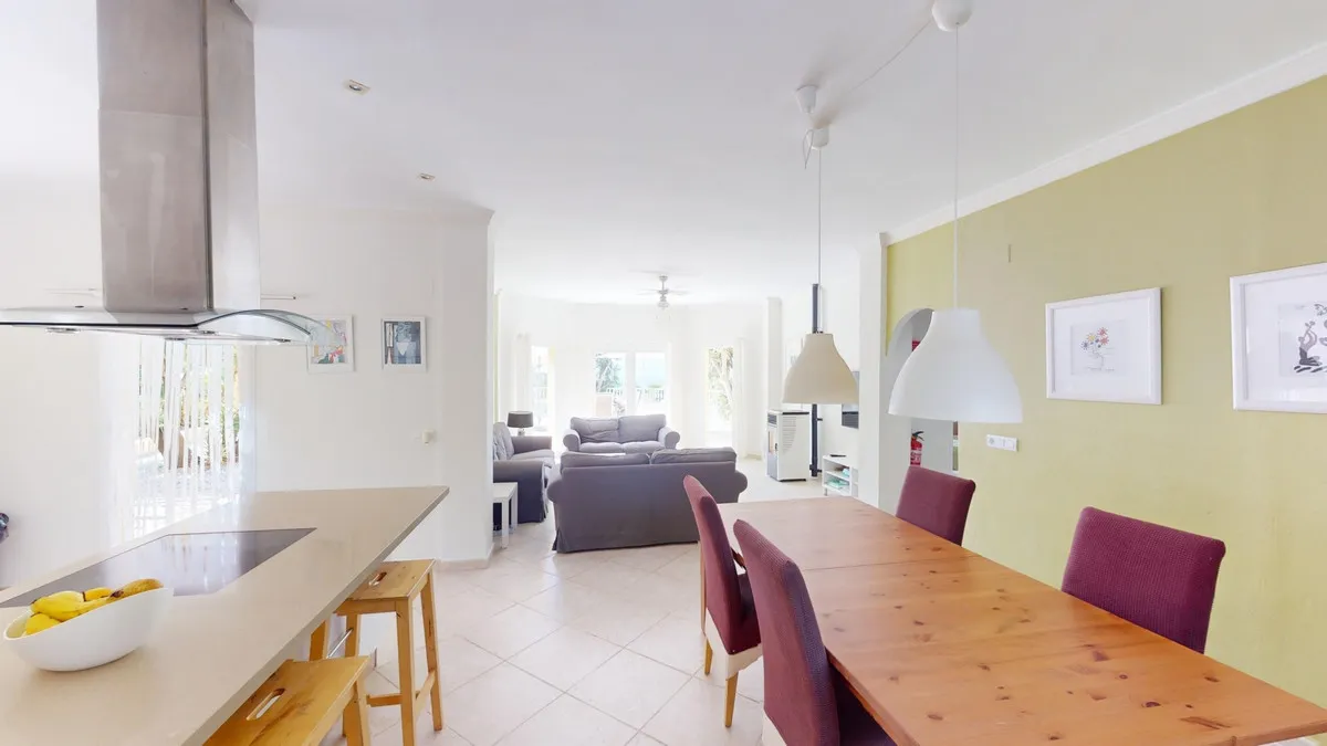 4a705339-9ab2-42ad-b231-8b7c8ea65821