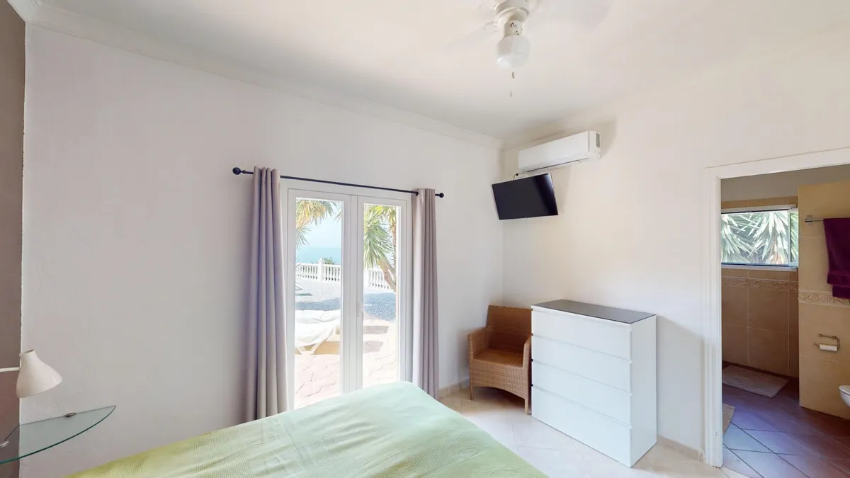 794c1e0f-63b5-4e19-bd23-d074f6303424