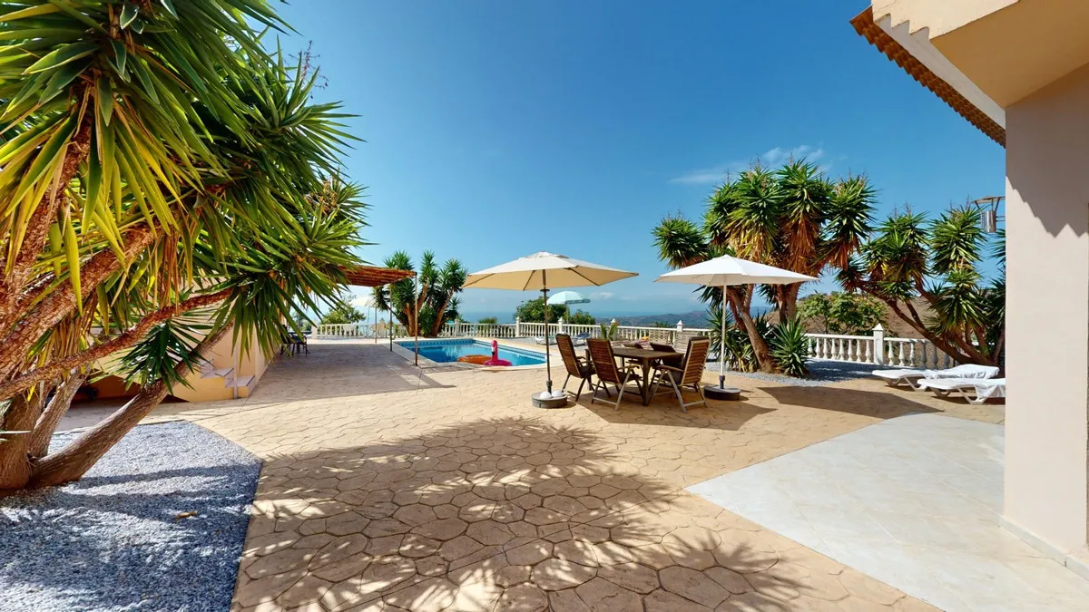 8efdf25f-4e07-475d-ac78-87bb16d343f4