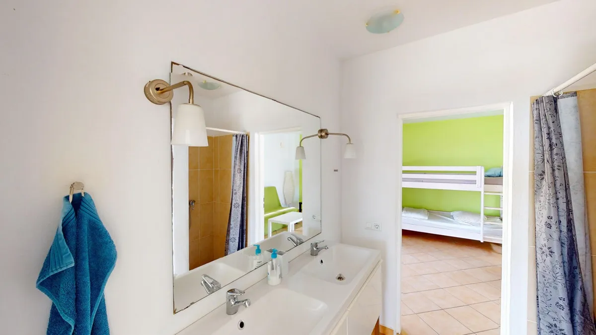 c036eac0-d756-407f-ab8f-7270bc8349ab