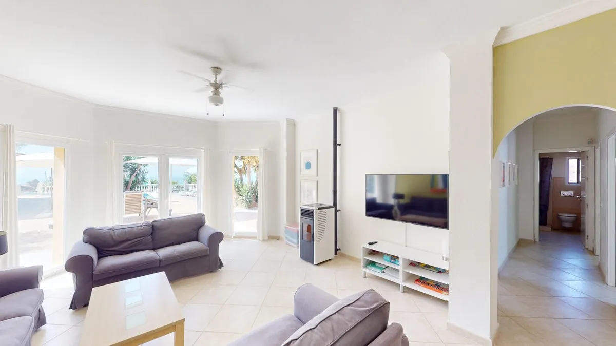 def52f68-7ced-49c1-8c30-3e5afb332baf