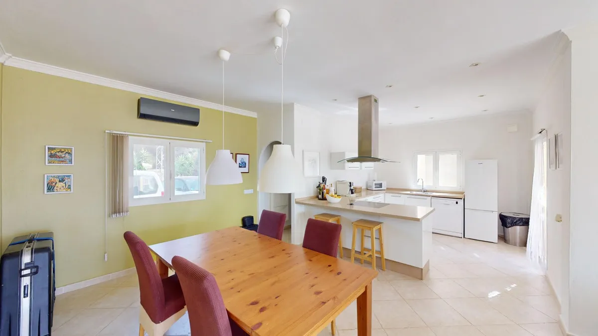 e92e4e4b-6f4d-4efb-9f4d-35619b049cd0