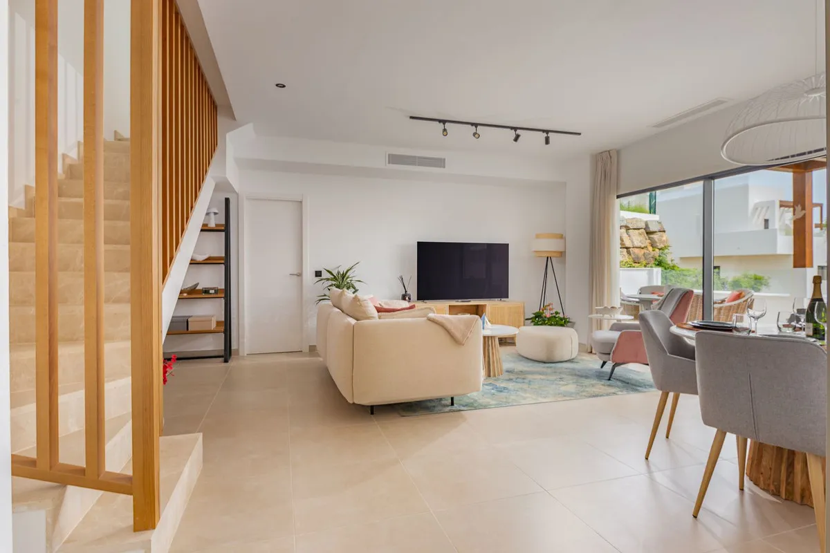 15741f14-17d9-44b8-b112-0a8706095f18