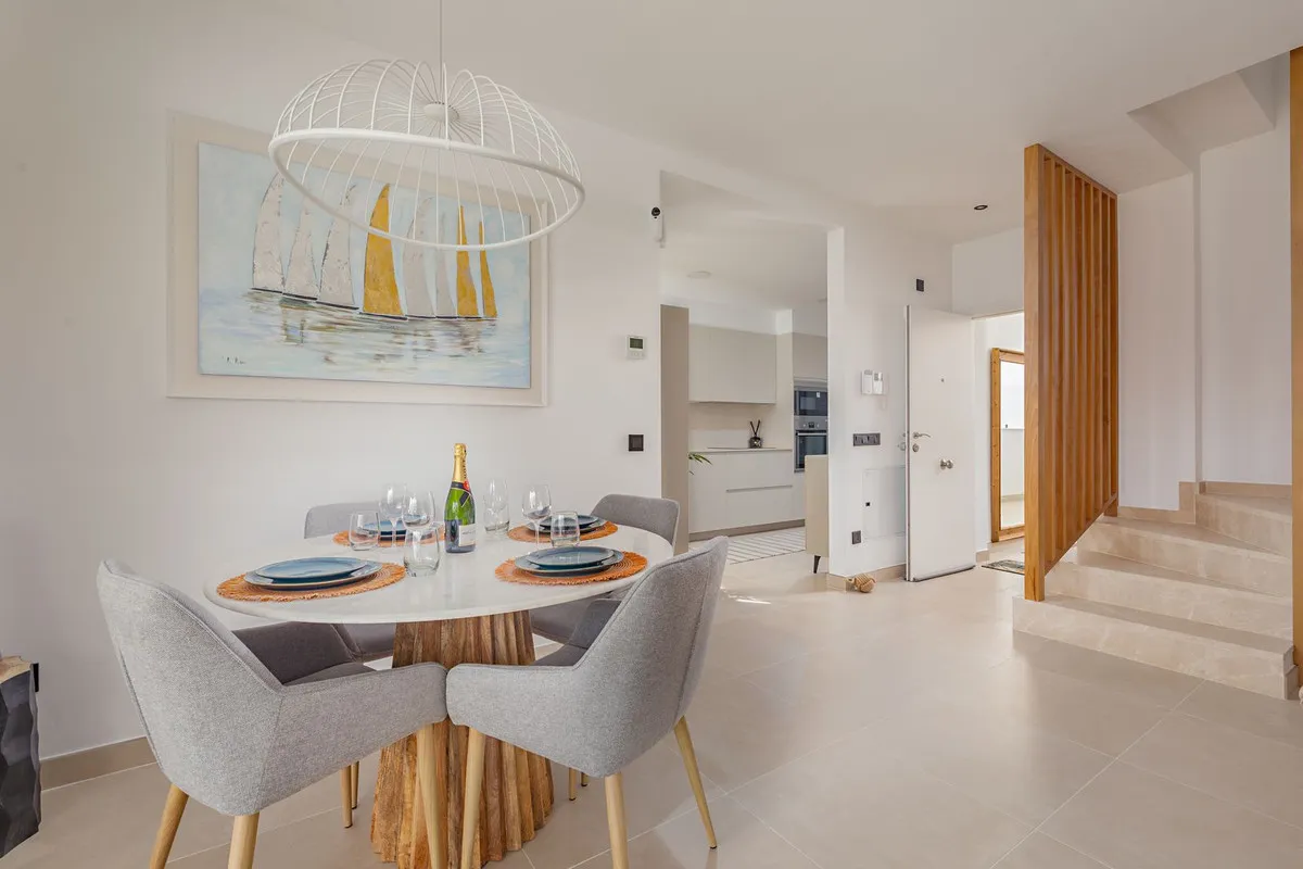 31279993-e287-49cc-bb15-5d0d134a3a68