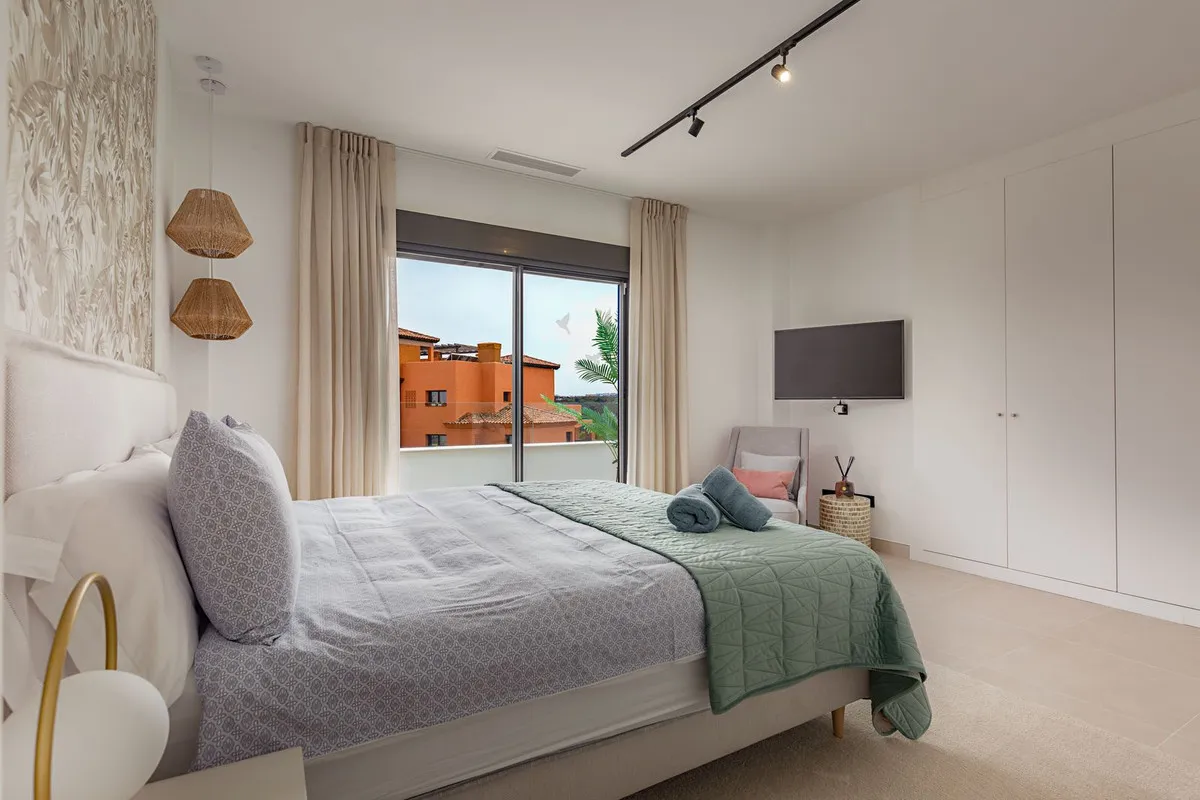 e9f3858f-929a-4cda-a90c-91cffbe6b438