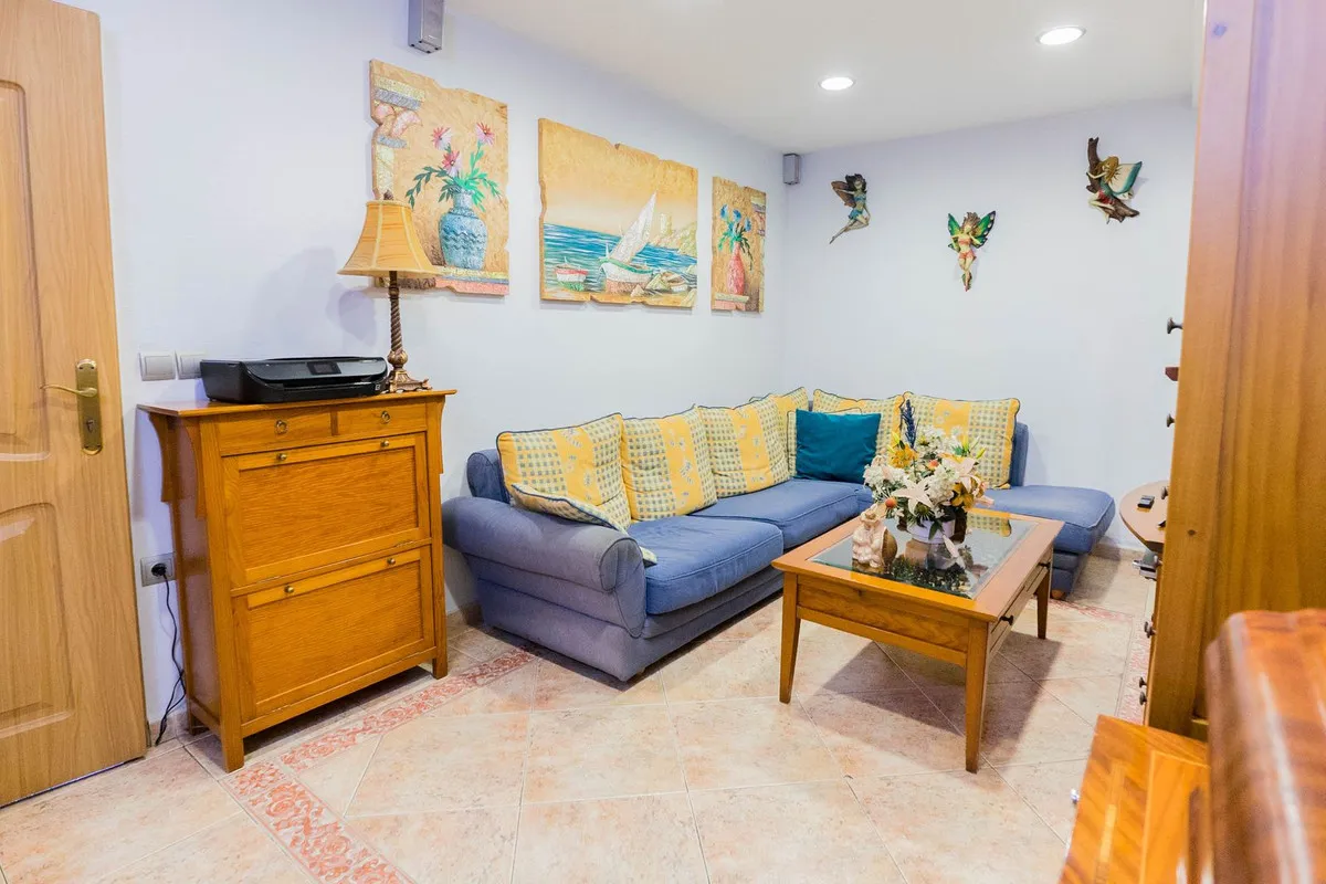 e6e9f265-2c6c-463a-8d99-2d46f973cb98