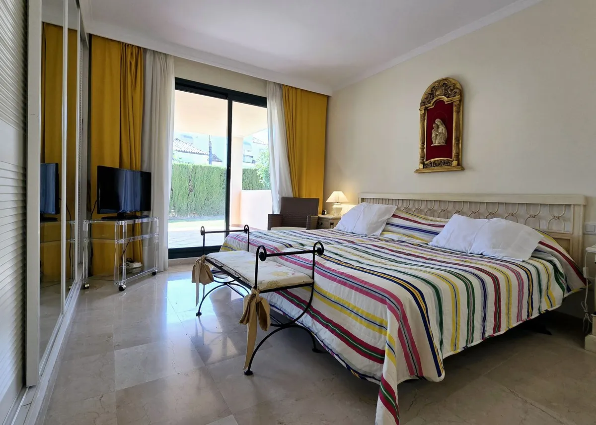 5a8c4af2-cfde-474d-bd52-686107ae265e