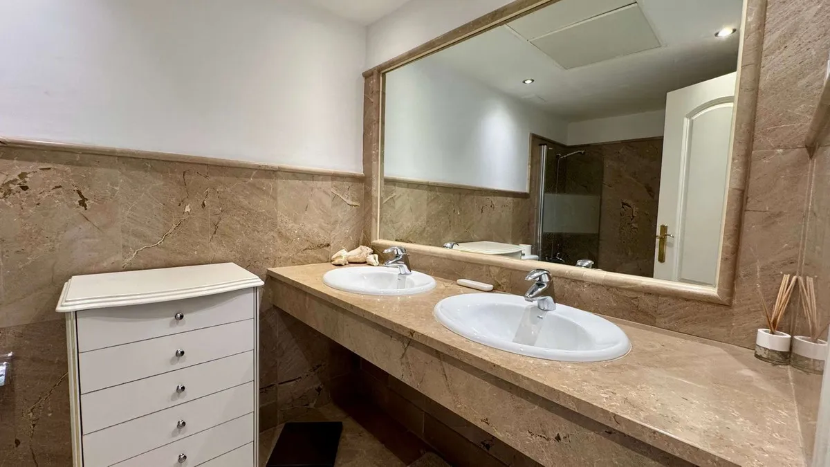 6e9d8ba8-7b32-4fb2-ad7d-b7c354da49b3