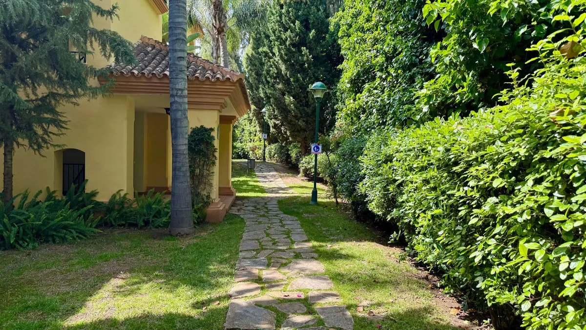 c1e5948c-4039-4905-8891-a284ff2dff25