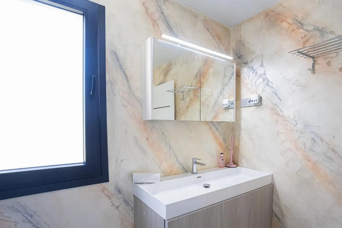 1e682202-b904-41b5-95e3-100938fa0be5