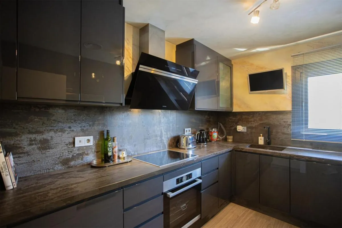 ae1465af-25d1-4419-8b5a-e39ab4c8eb69