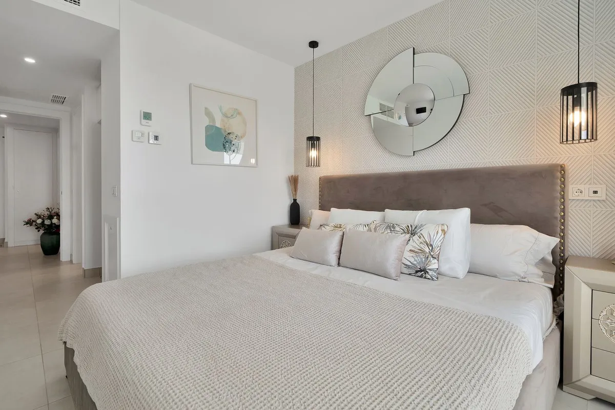 d2aebdd7-05c1-46ee-b3f7-04361e2eabc4