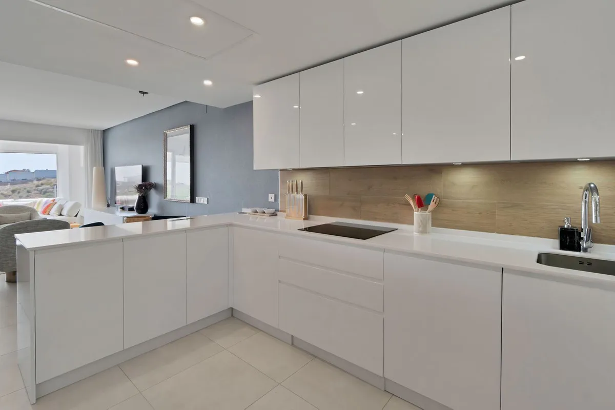 e7df1f4f-9aff-4b49-a759-fd989db416a3