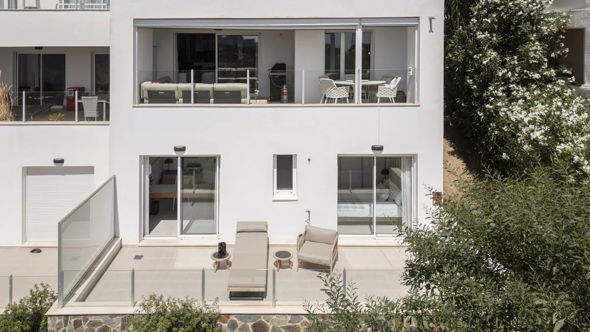 ebc9e318-4b3a-425c-b90d-43dbe524eafa