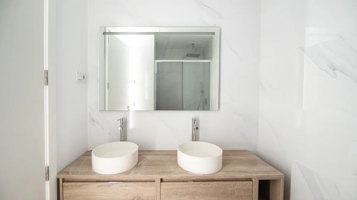 fc1fb2db-0565-4d3f-8c5b-f3cb43771c2c