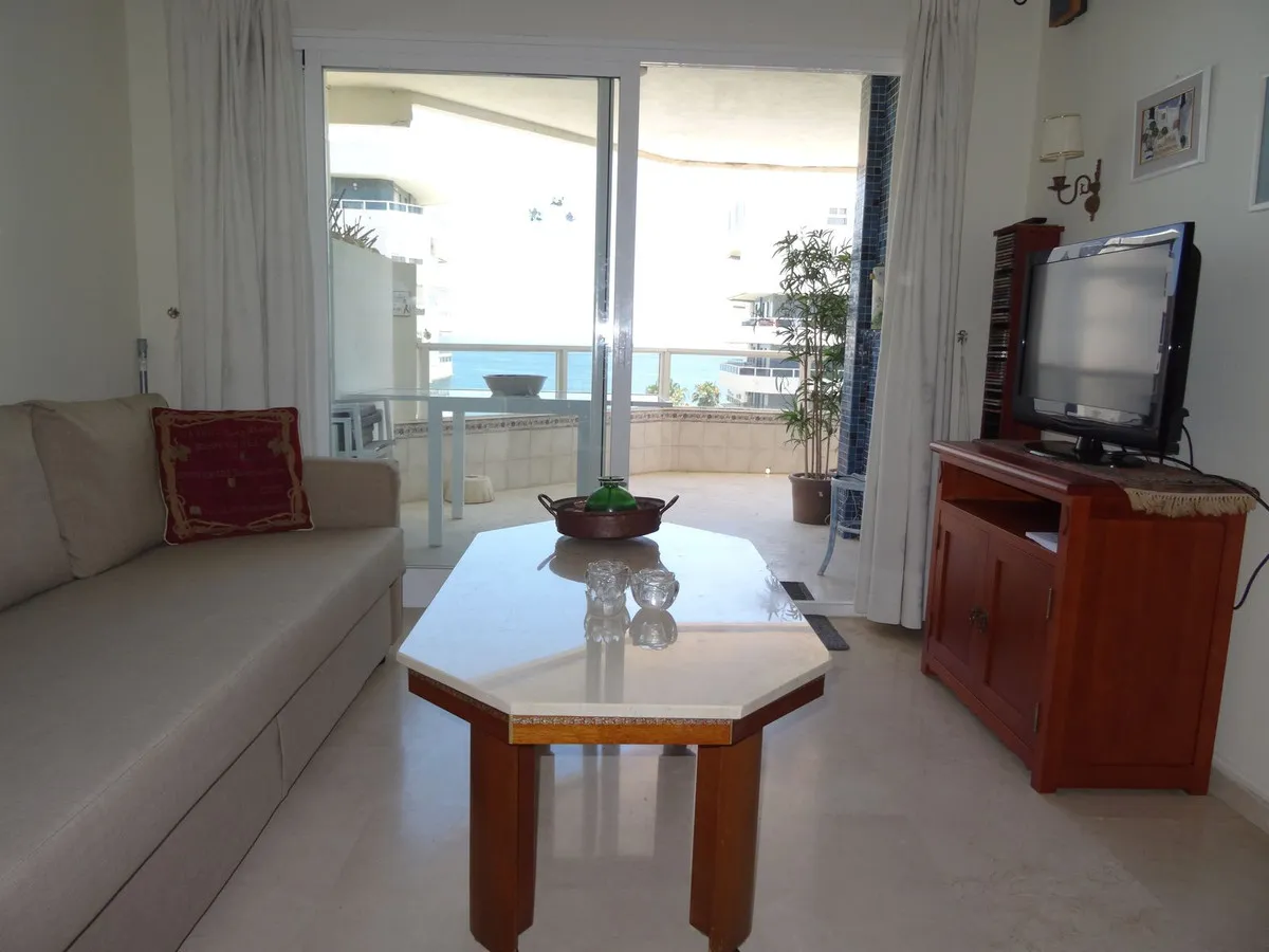 7aa83a40-49bb-419e-b78a-210102d402e4