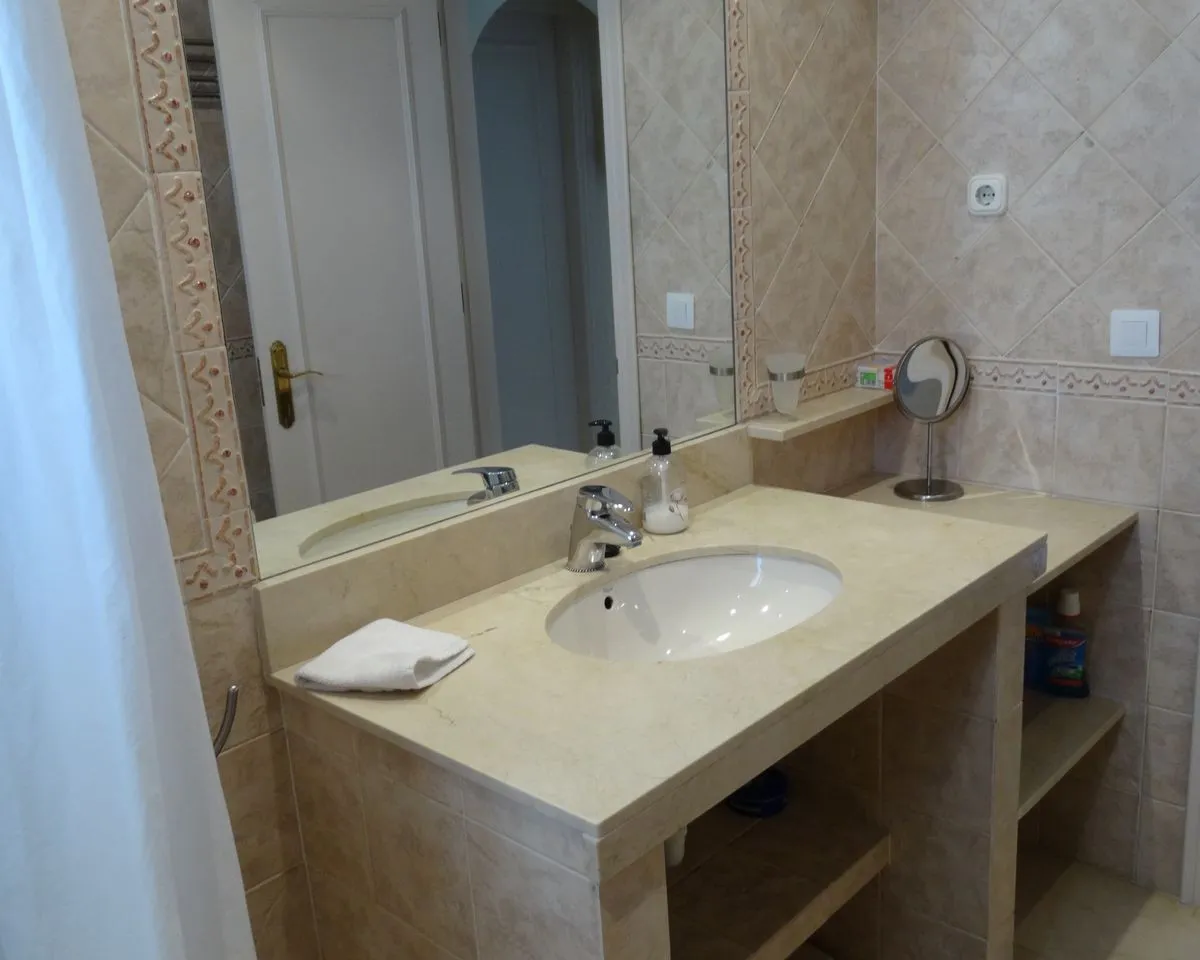 c6ec5b7f-03e3-4e77-b166-c45a6bb87386