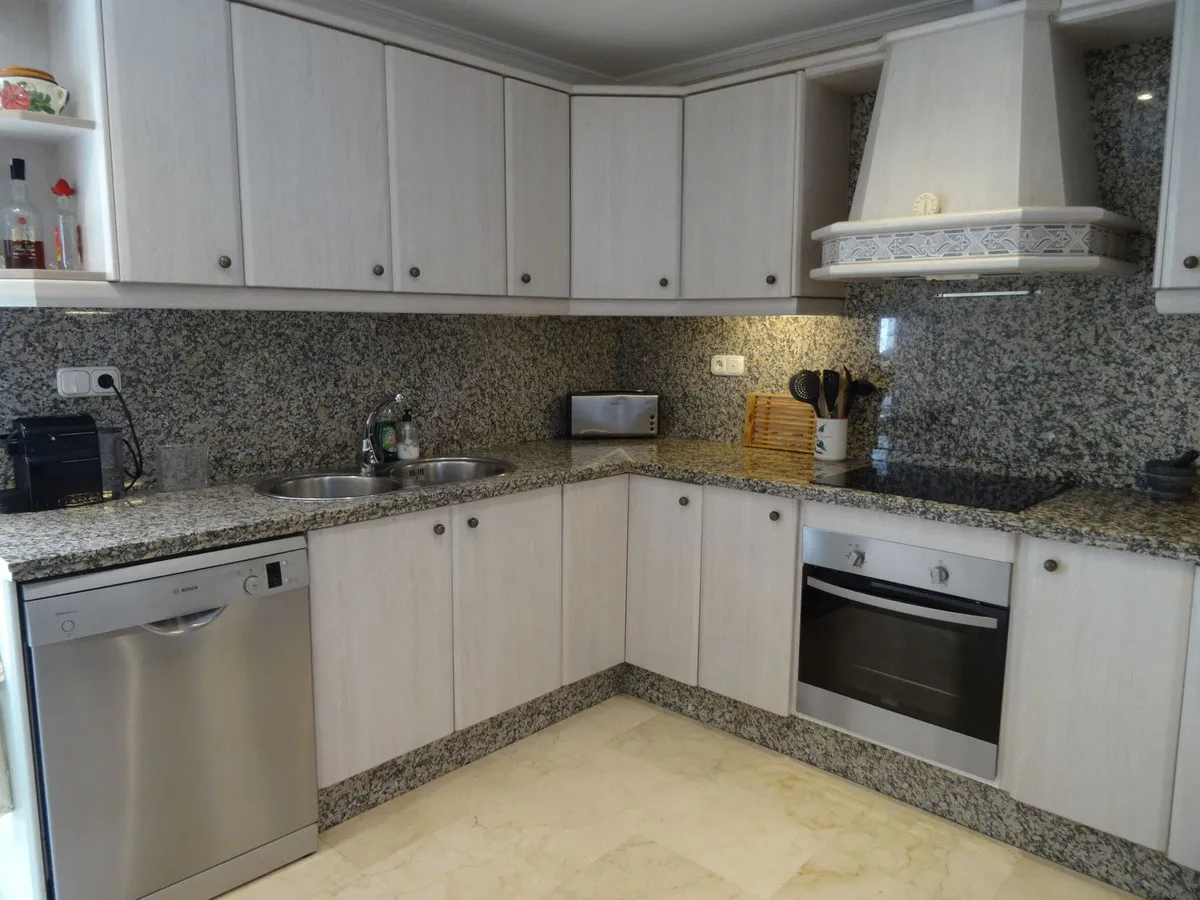 f8d2aeef-c6be-47e8-a4a4-286103e32a6c