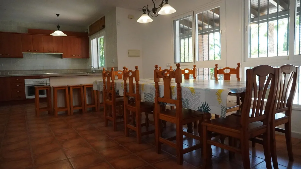 ab7fd1d7-caba-402e-b811-35a6a8882b8b