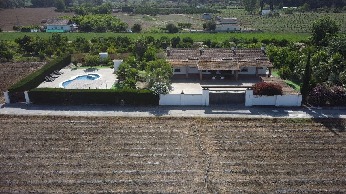 e9adb267-e23a-46a9-8938-4207b05c3612