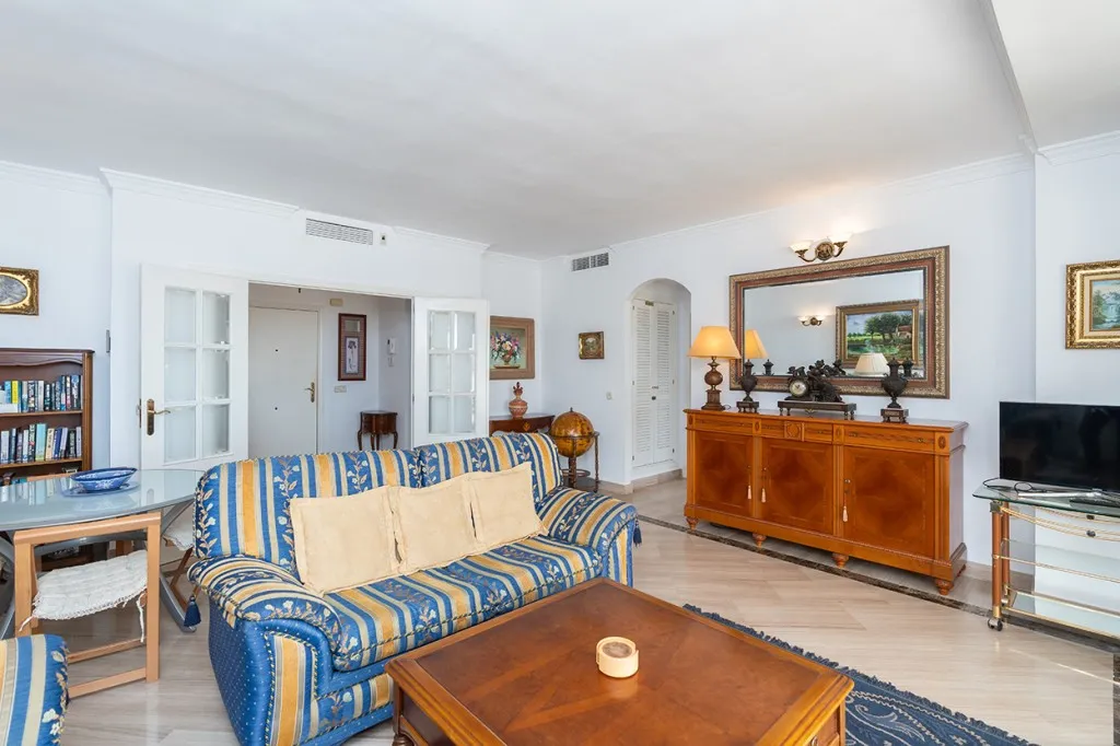 6749529b-6ca7-474c-8454-66d8529f7ba8