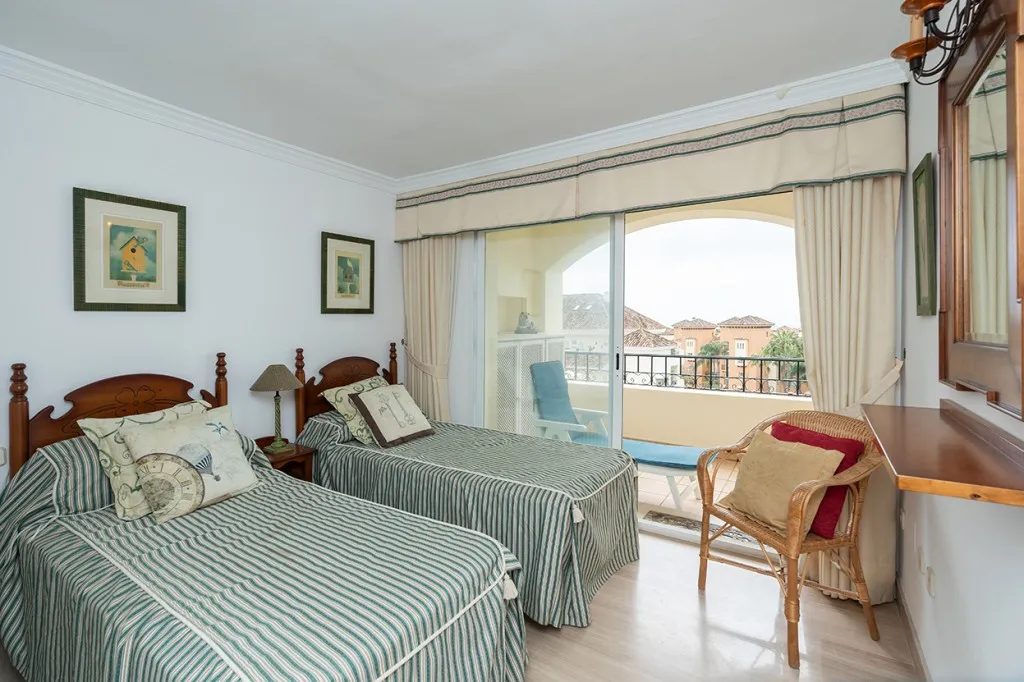 7cc70fa0-331e-4e76-ae9c-243562438bed