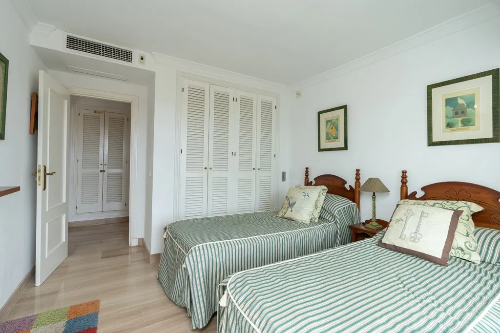 cbb0601d-0cd5-42f5-8027-020f7c6f05df