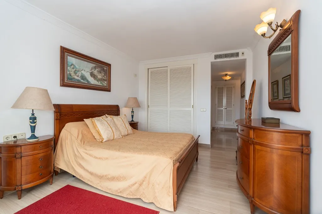 ef41e7ca-3ea4-4502-81ac-010d3ab14068