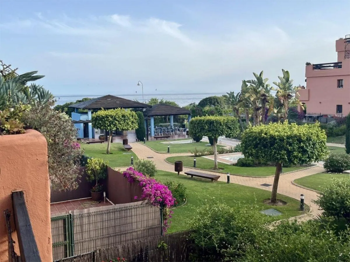 b178b1a2-96df-4673-9019-2d2cb08f5d89