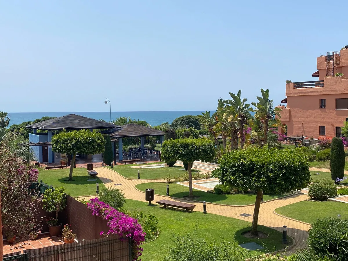 ec4a3794-8f7e-474d-8b8f-d3df668ac713