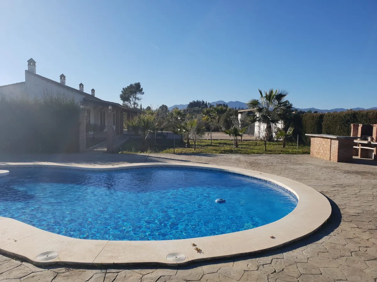 c1841611-97e9-49c0-b48b-a04ee84350ea