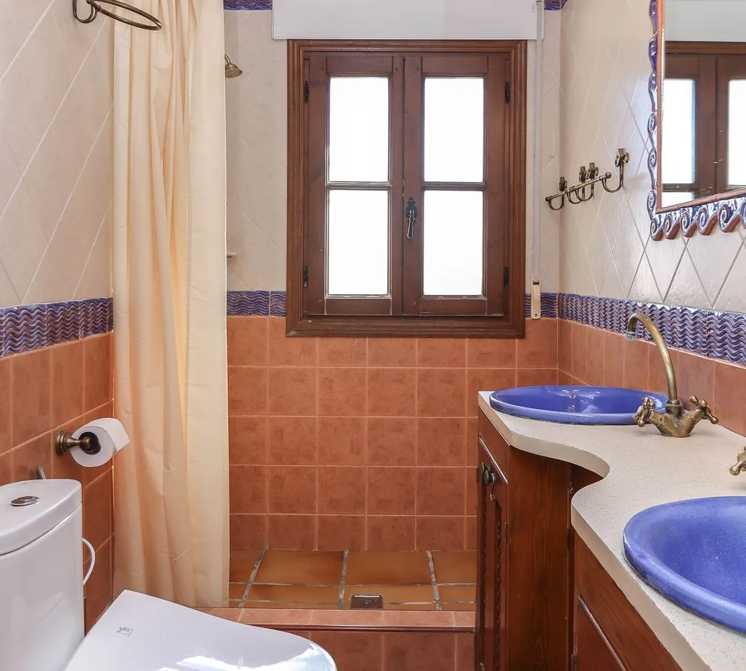 5f03d0f4-2889-4d69-8dd3-8328d35d5836