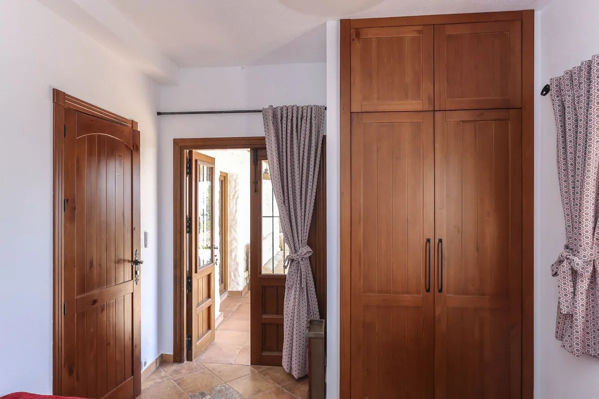 829fb2ee-af6e-49d7-8e7b-44c12efc1a8b