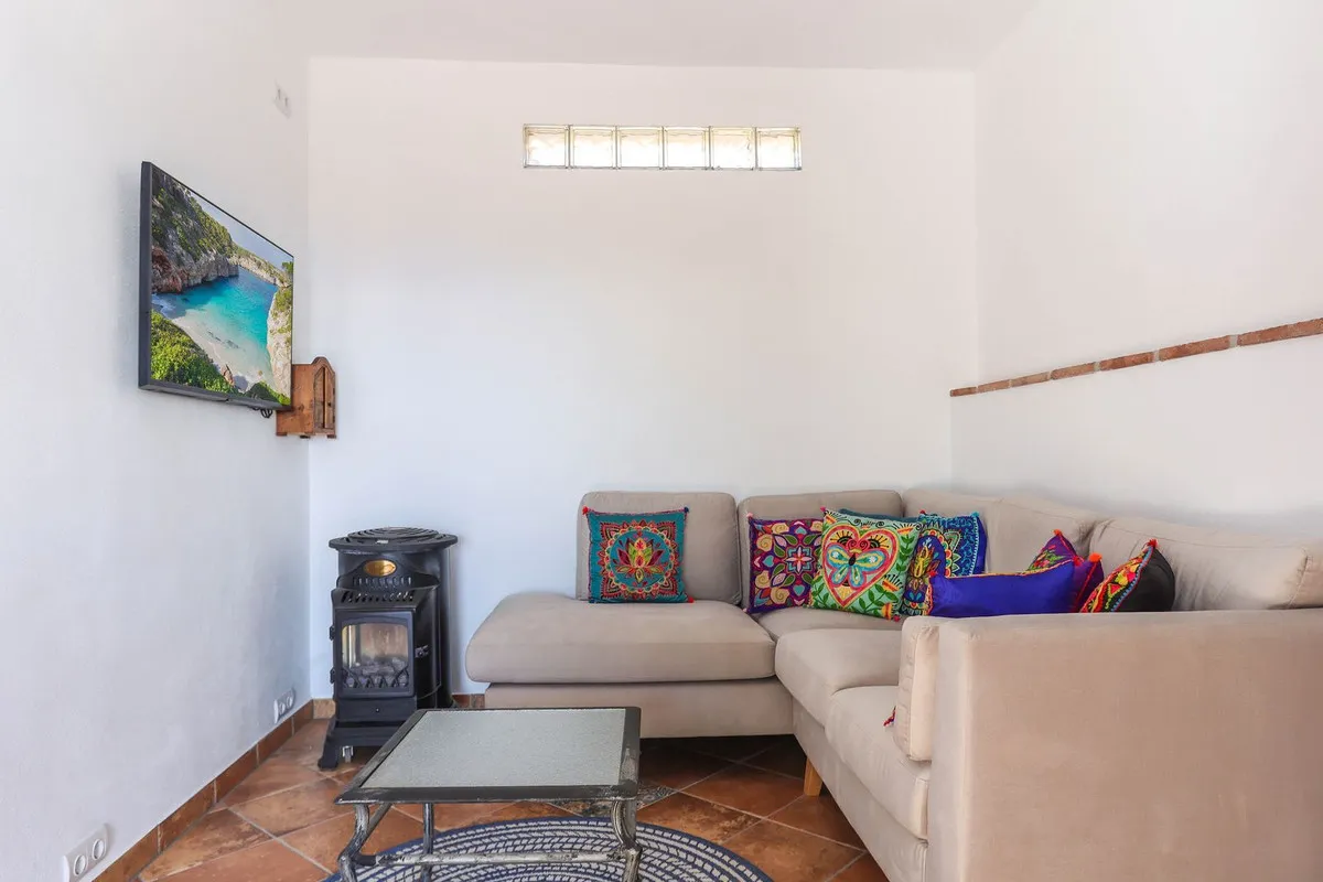 c3557f85-87f1-4a80-861d-bab673c0c0aa